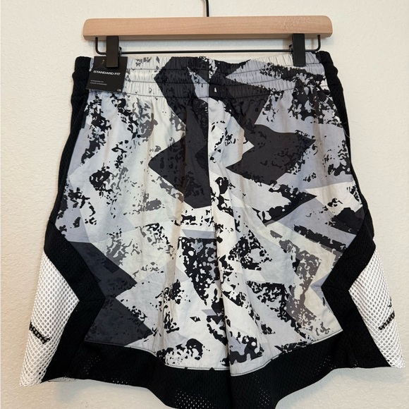 Nike Air Jordan Basketball Active Shorts - Picture 6 of 12